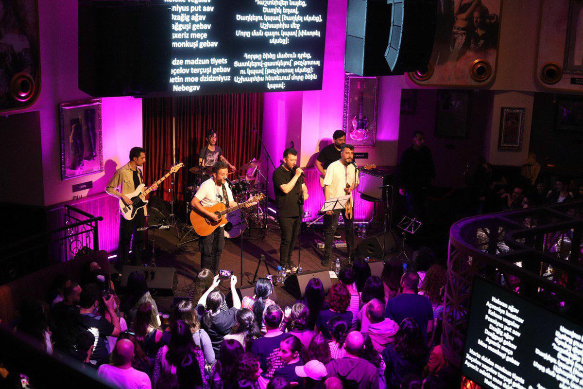 Yerevan Hemşince sallandı